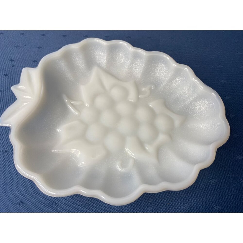 Vintage Milk Glass Leaf & Grape Pattern Dish Candy Trinkets Home Decor